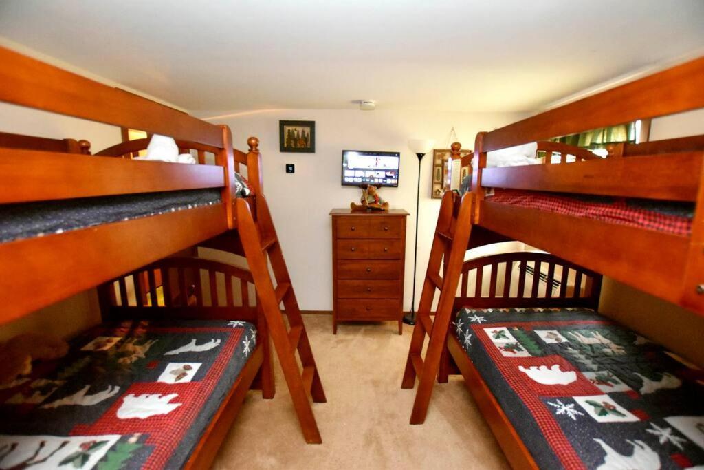3-Bedroom Vacation Home Steps To Camelback Ski Area Ski-In Ski-Out Crescent Lake Екстер'єр фото