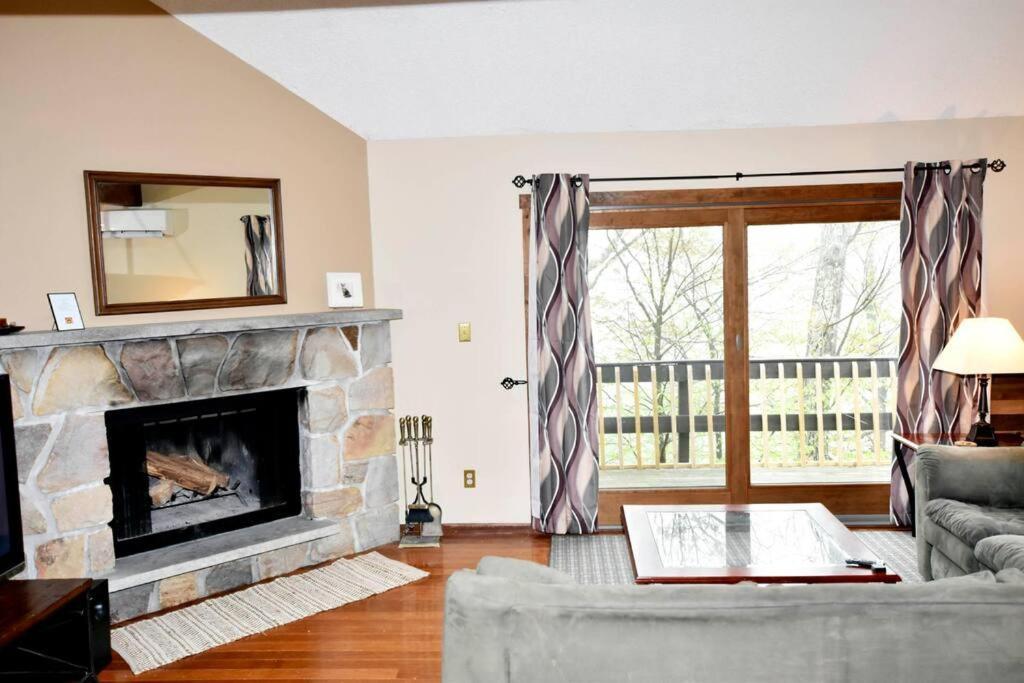 3-Bedroom Vacation Home Steps To Camelback Ski Area Ski-In Ski-Out Crescent Lake Екстер'єр фото