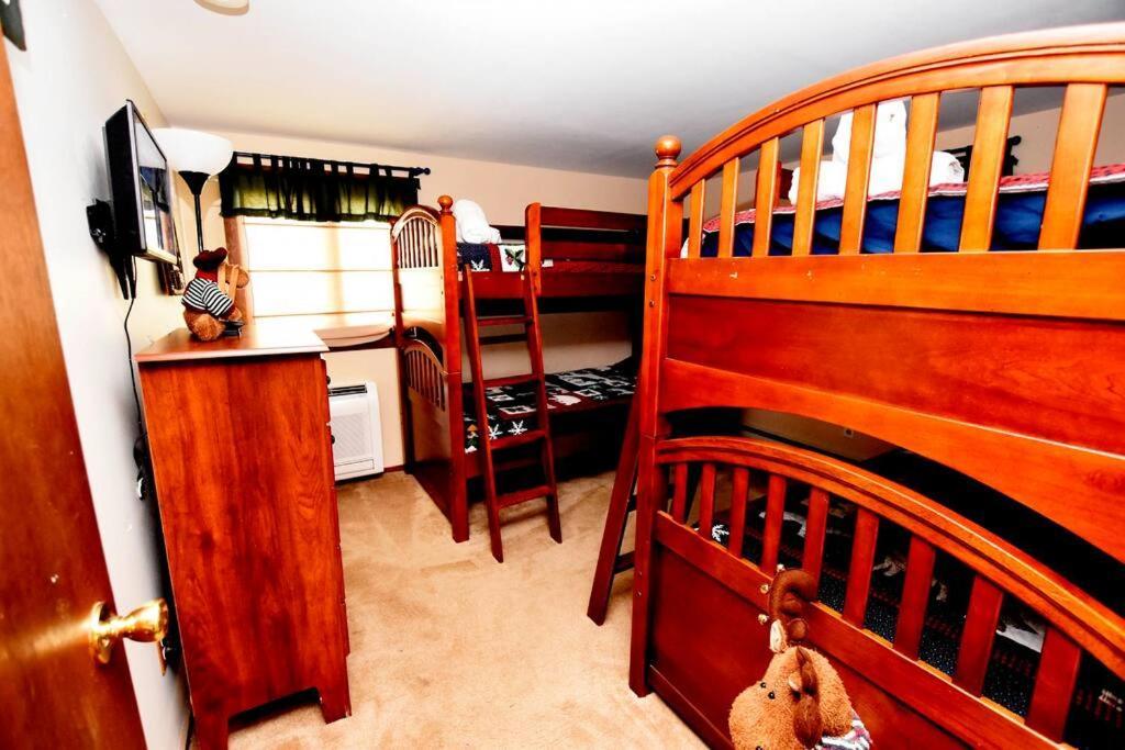 3-Bedroom Vacation Home Steps To Camelback Ski Area Ski-In Ski-Out Crescent Lake Екстер'єр фото